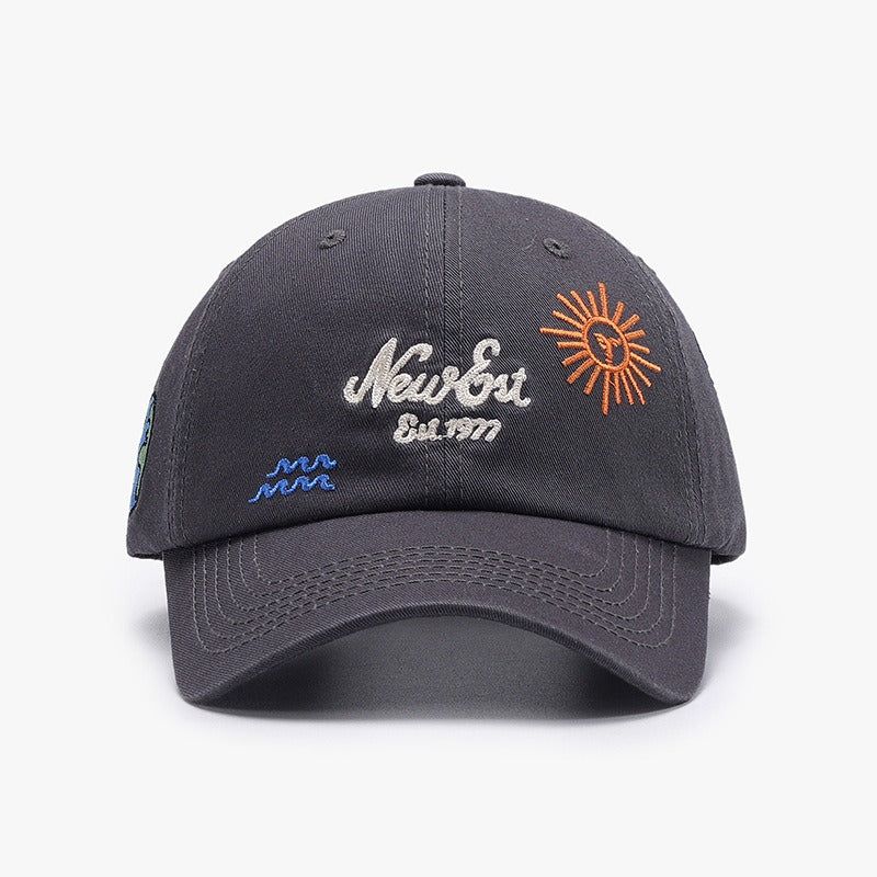 قبعة بيسبول عصرية مطرزة بحروف خارجية ذات حافة منحنية متعددة الاستخدامات وبسيطة وواقية من الشمس للنساء باللون الأسود