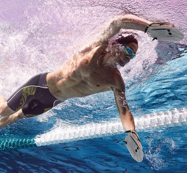 Hands palms hands splashes water palm frogs palm swimming training freestyle arm assisted swimming