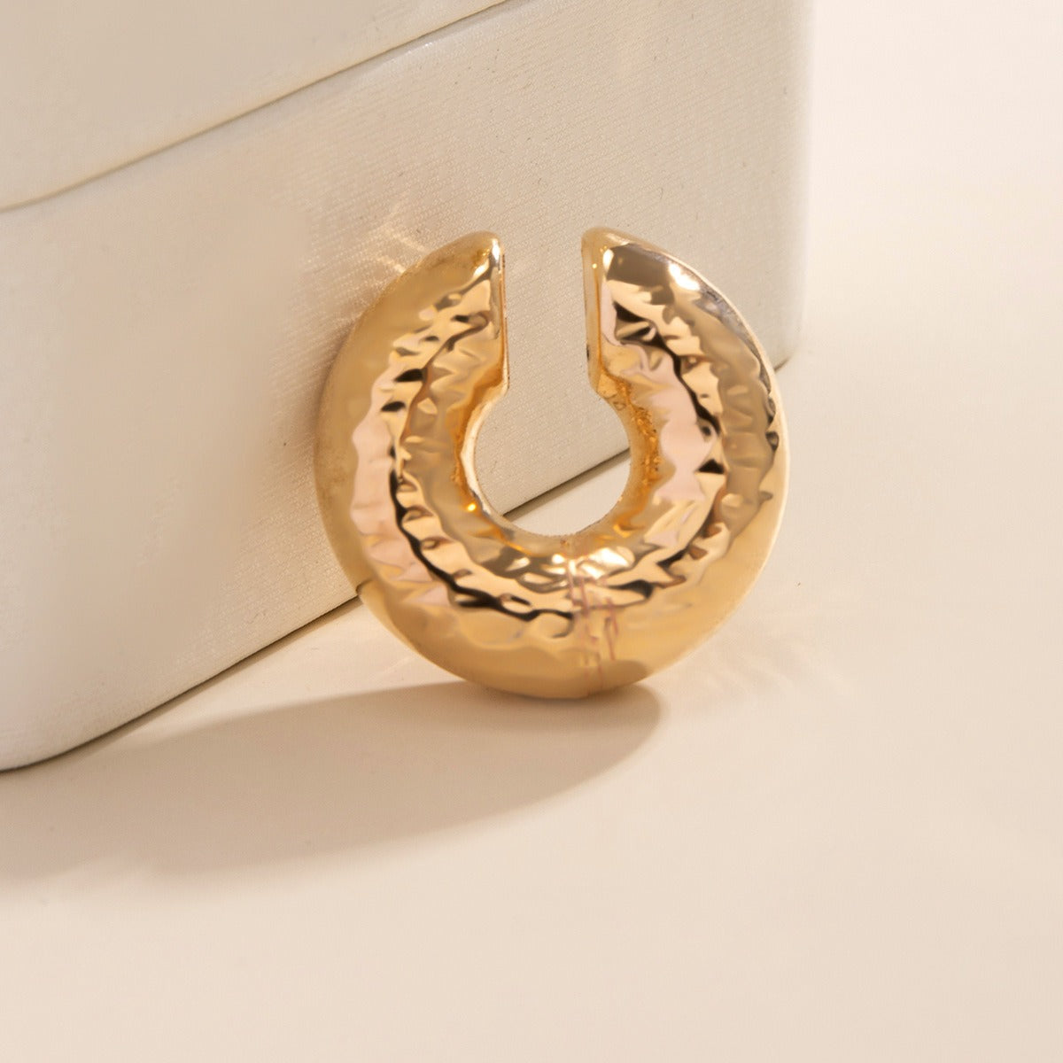 Retro and minimalist without ear holes, ear bone clip with ear rings