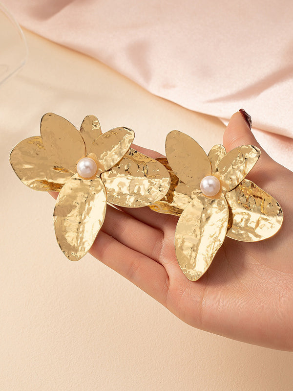 Design large flower earrings for women, fashionable and high-end, with earrings and irregular petal earrings