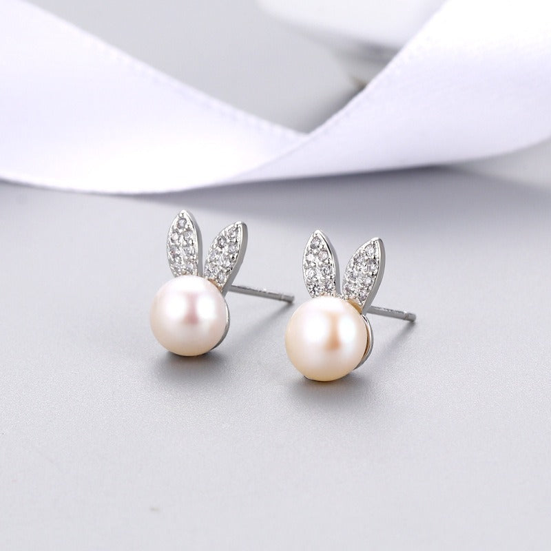 Cute Little Rabbit Girl Inlaid with Zircon Pearl Earrings, Fashionable and Stylish Ear Accessories