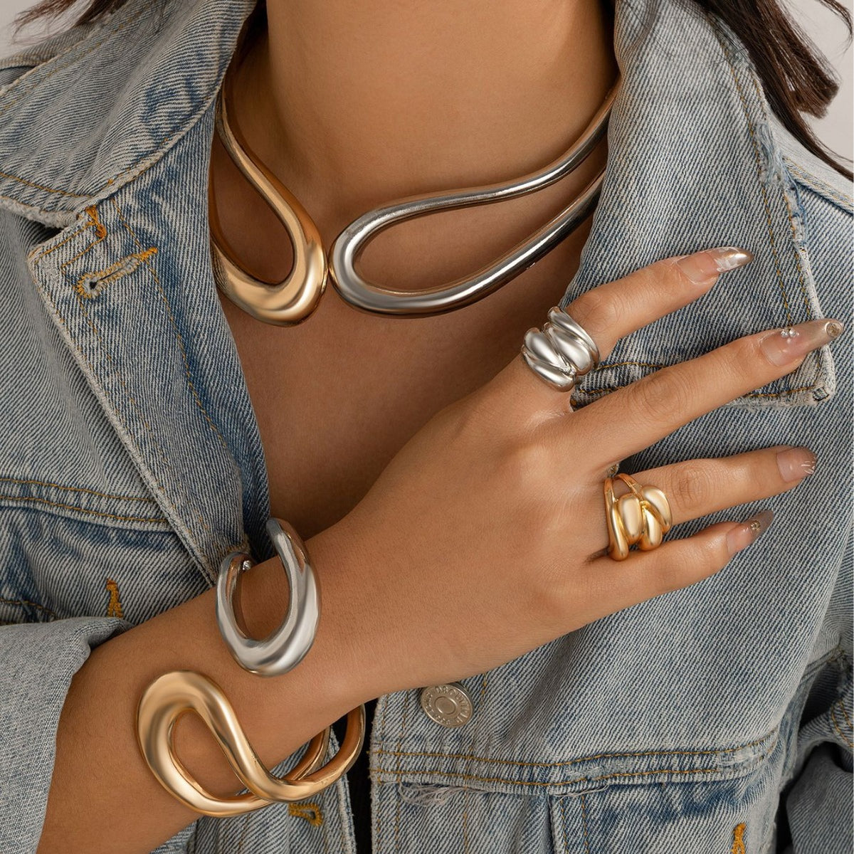 Exaggerated alloy twisted double-layer collar, sweet and cool style, minimalist choker bracelet