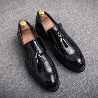 Men's British style casual leather shoes with foot covers and elevated leather shoes