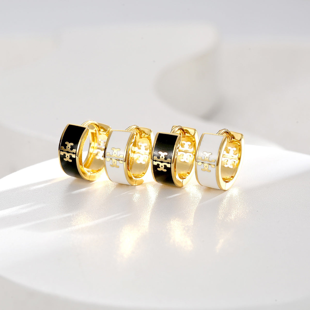 Xiaoxiangfeng Drip Oil Ear Buckle, Light Luxury, High Grade Earrings