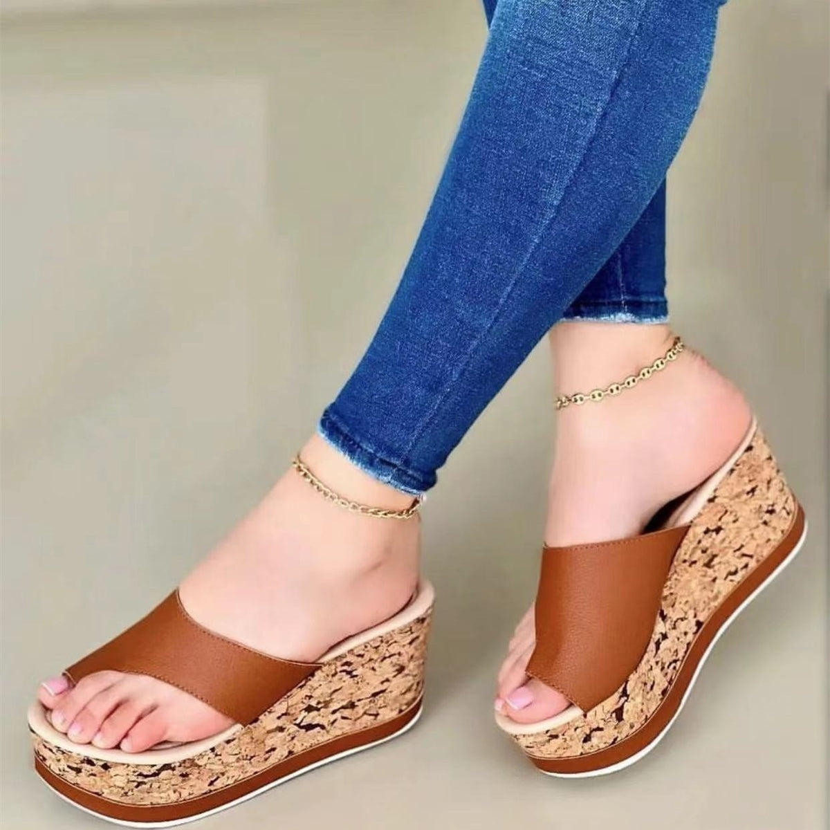 AliExpress independent website for foreign trade thick soled slippers, high heels, sponge cake soles, round toe casual toe cover