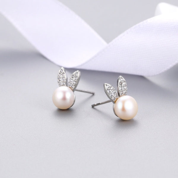 Cute Little Rabbit Girl Inlaid with Zircon Pearl Earrings, Fashionable and Stylish Ear Accessories