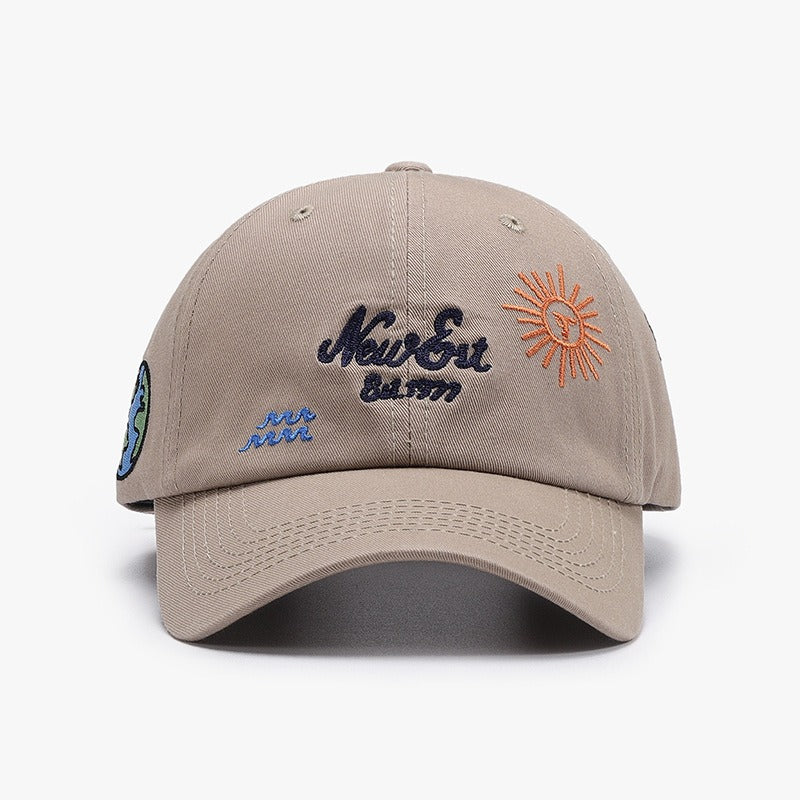 قبعة بيسبول عصرية مطرزة بحروف خارجية ذات حافة منحنية متعددة الاستخدامات وبسيطة وواقية من الشمس للنساء باللون الأسود