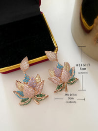 أقراط لوتس، أقراط على شكل زهرة نباتية مرصعة بالألماس