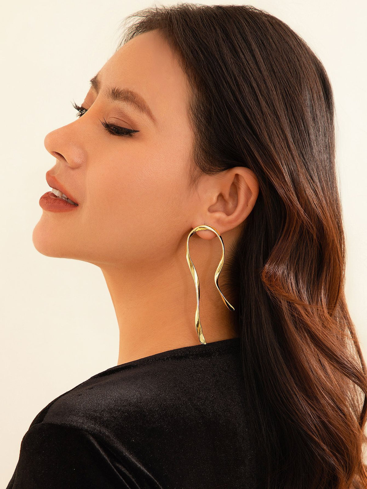 Advanced irregular metal diamond earrings with exaggerated design and earrings