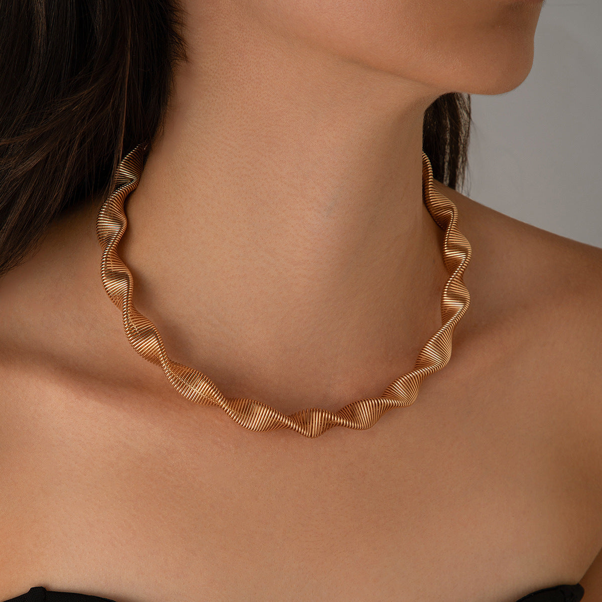 Cyberpunk metal stripe spiral open collar female personality punk snake bone necklace