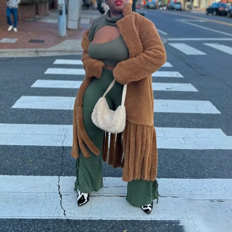 A niche design style coat for women with fashionable granular velvet tassels and patchwork fur strips