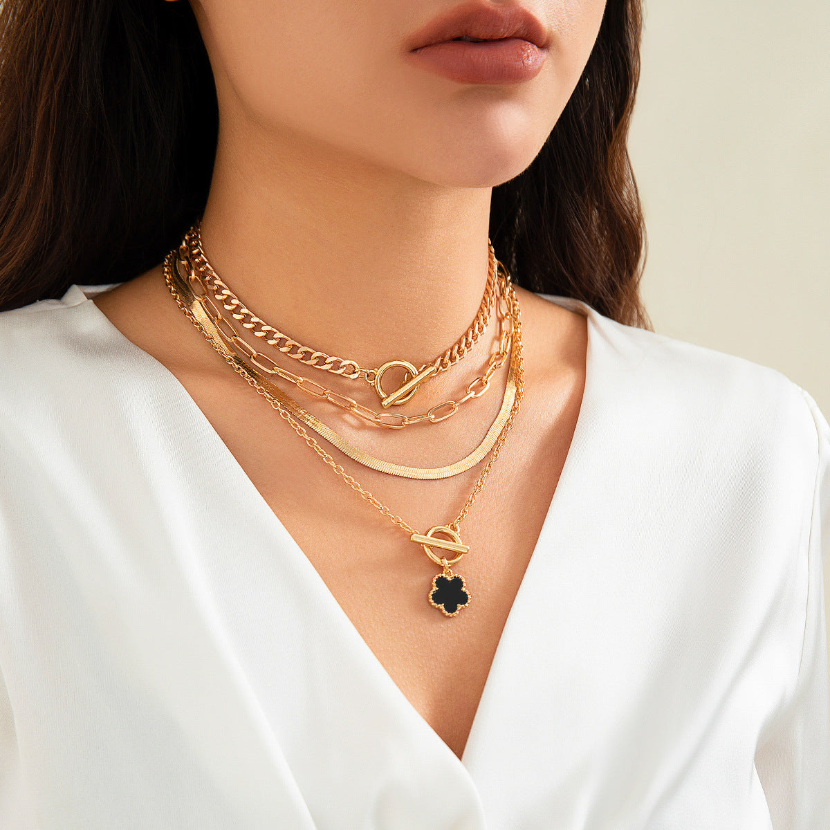 Five petal flower necklace, niche, light luxury design, high-end feeling, collarbone chain